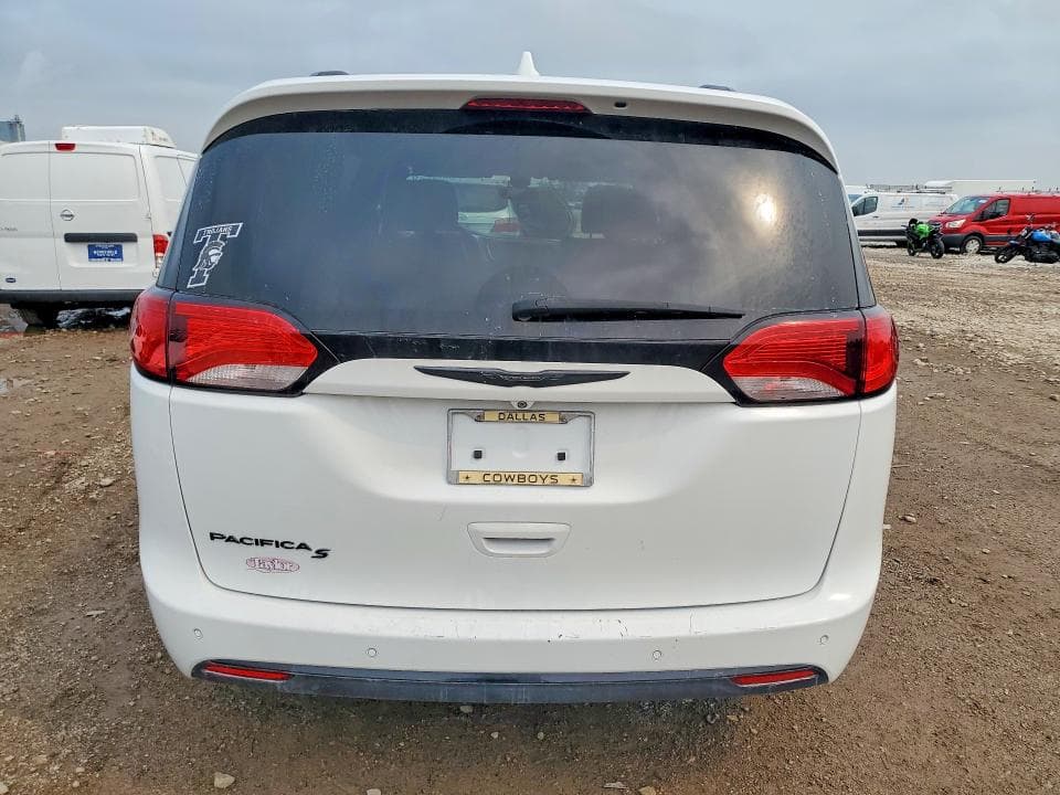 2019 CHRYSLER PACIFICA TOURING L 6