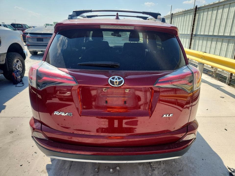 2018 TOYOTA RAV4 XLE 6