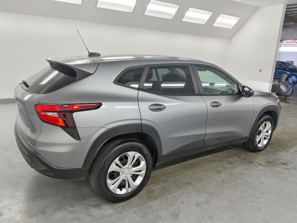 2024 CHEVROLET TRAX LS 3