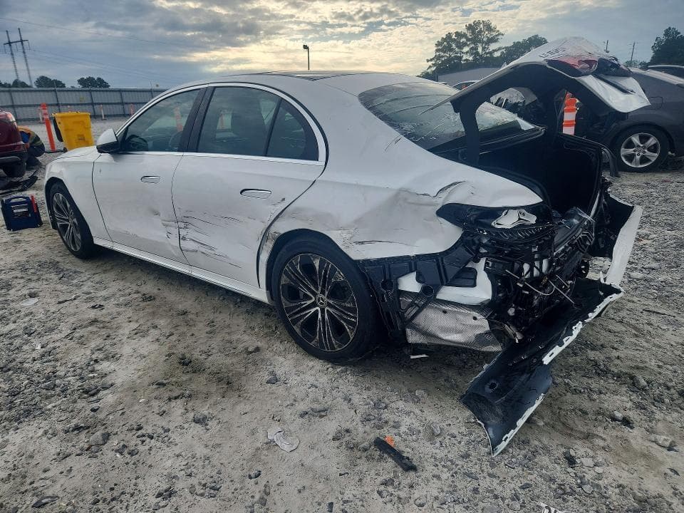 2026 MERCEDES-BENZ E 350 2