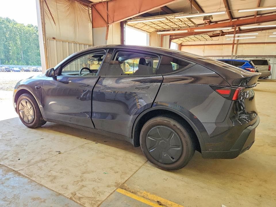 2026 TESLA MODEL Y 2