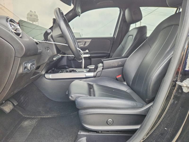 2021 MERCEDES-BENZ GLB 250 4MATIC 7