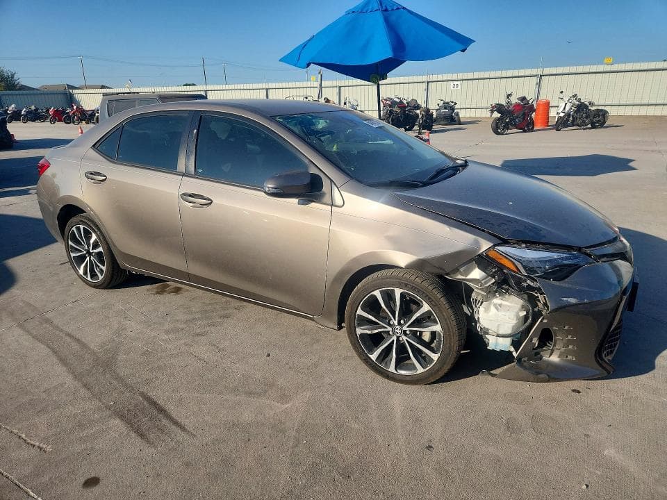 2018 TOYOTA COROLLA SE 4