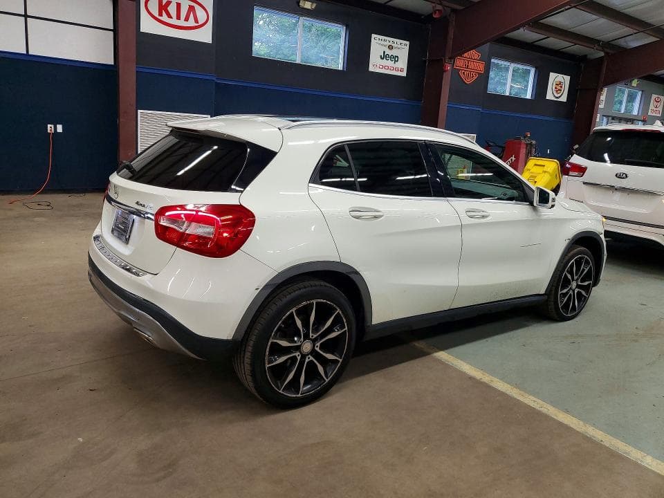 2017 MERCEDES-BENZ GLA 250 4MATIC 3
