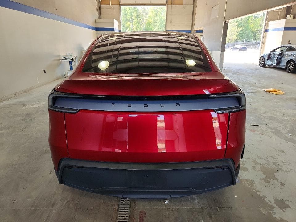2026 TESLA MODEL Y 6
