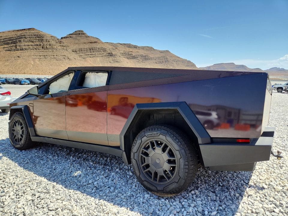 2024 TESLA CYBERTRUCK 2