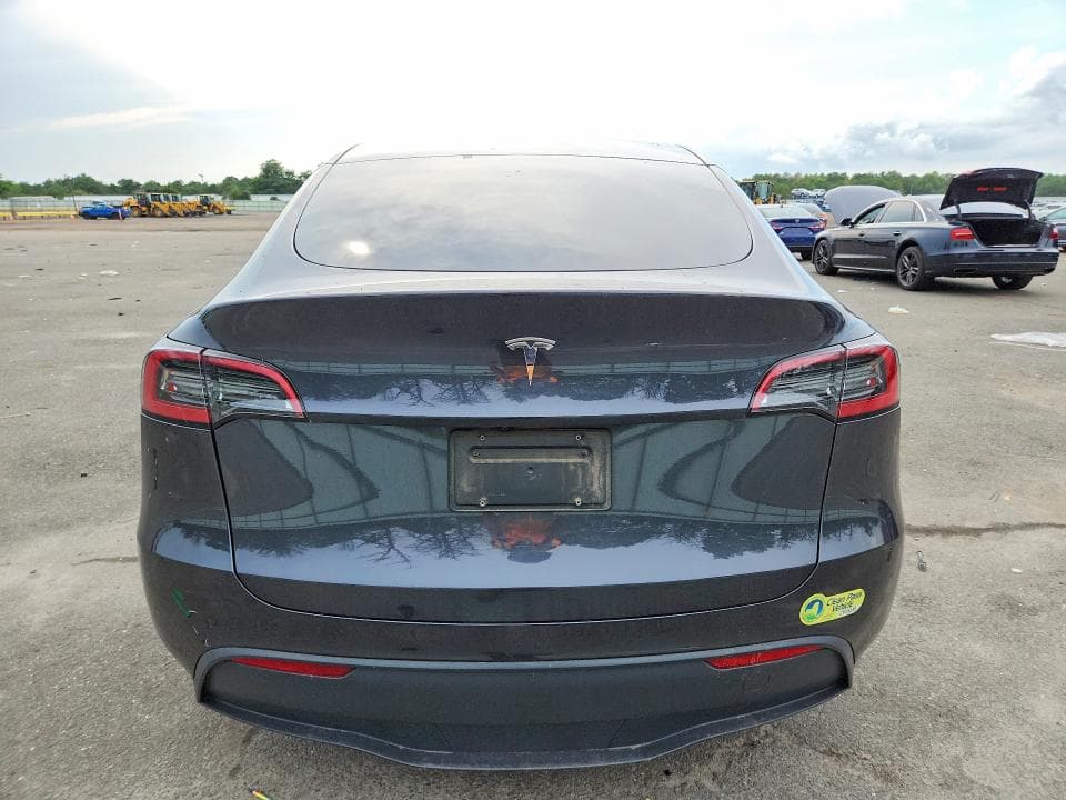 2024 TESLA MODEL Y 6