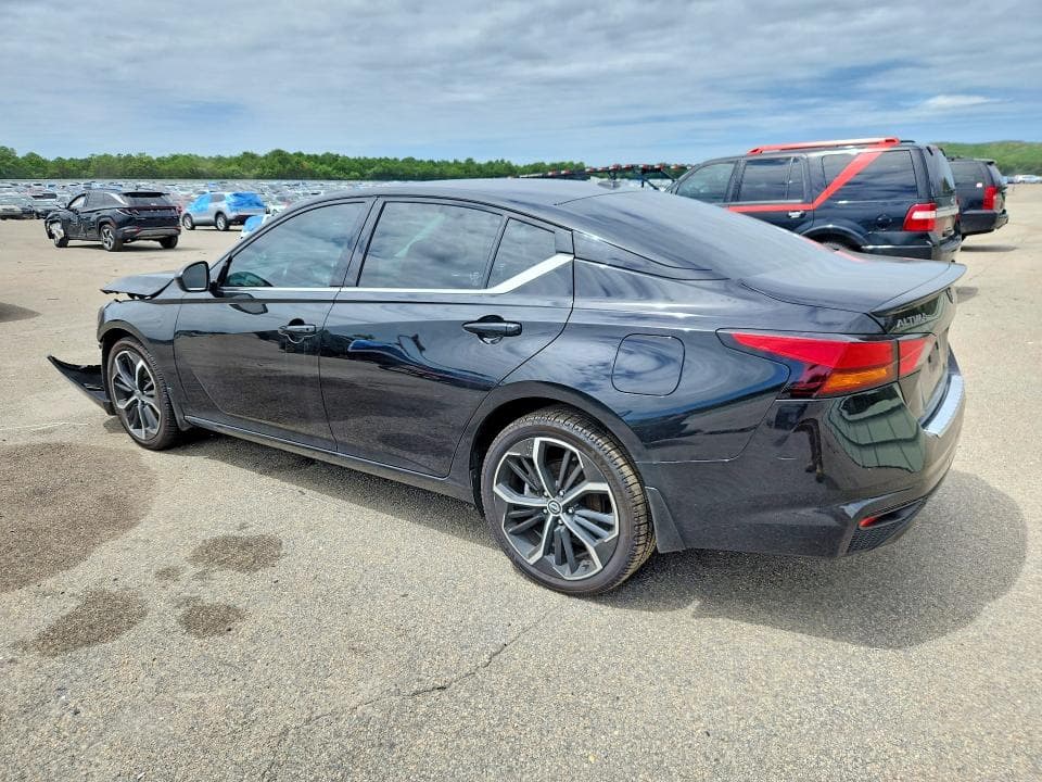 2023 NISSAN ALTIMA SR 2