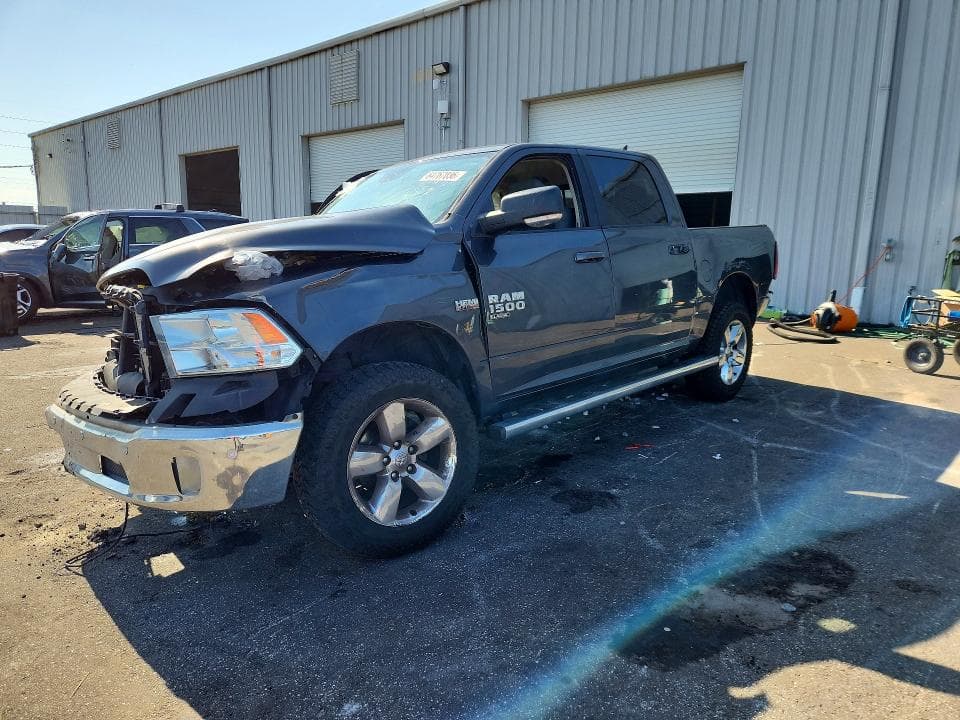 2019 RAM 1500 CLASSIC SLT - 1