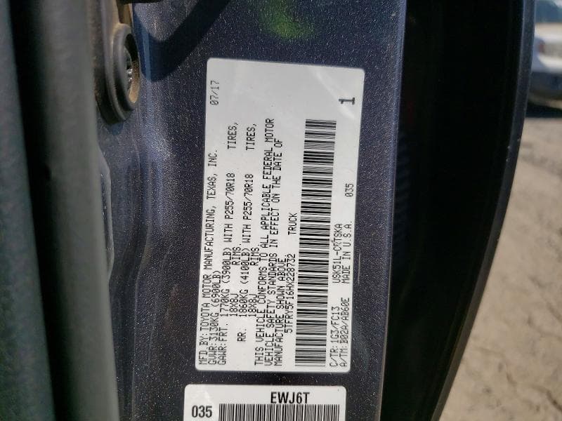 2017 TOYOTA TUNDRA SR5 12