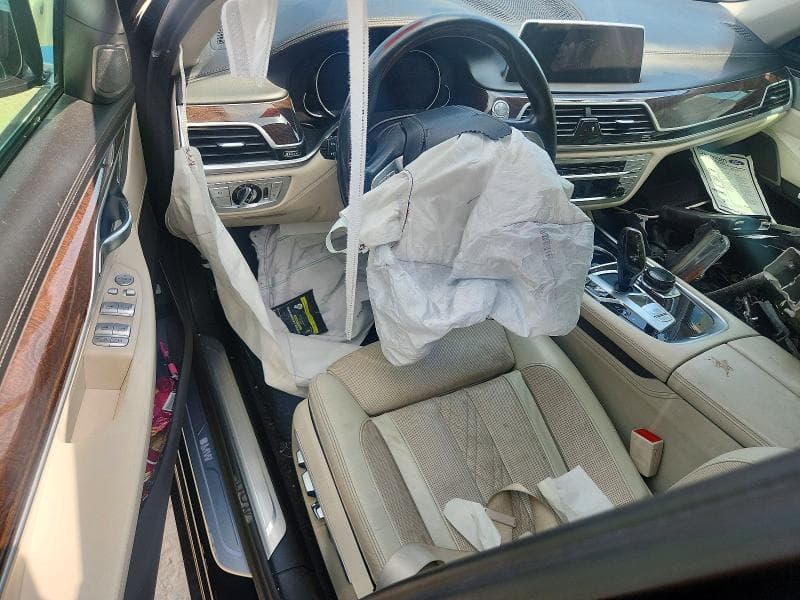 2017 BMW 750 XI 8