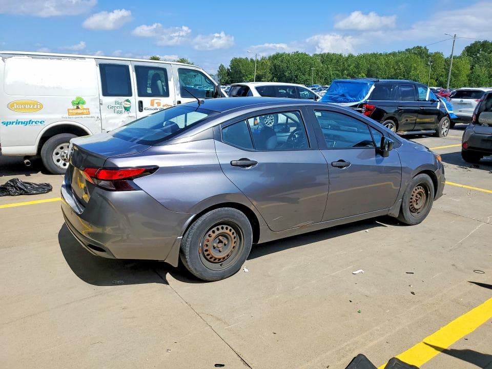 2021 NISSAN VERSA S 3