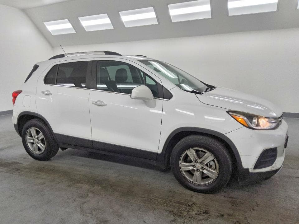 2017 CHEVROLET TRAX 1LT 4