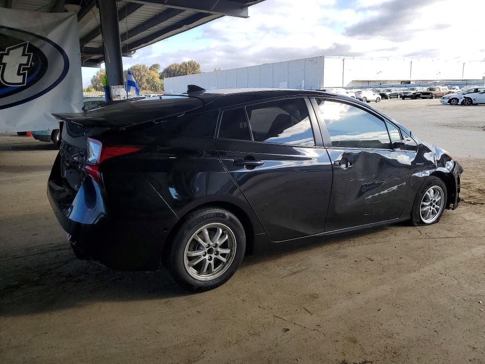 2019 TOYOTA PRIUS LE 3