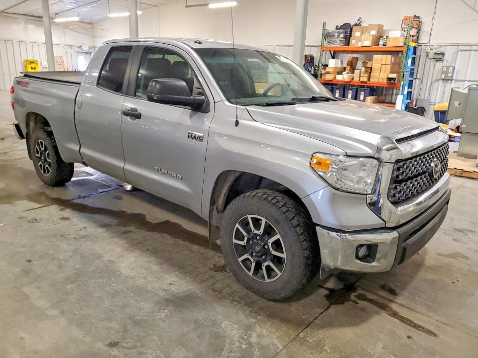 2017 TOYOTA TUNDRA SR5 4