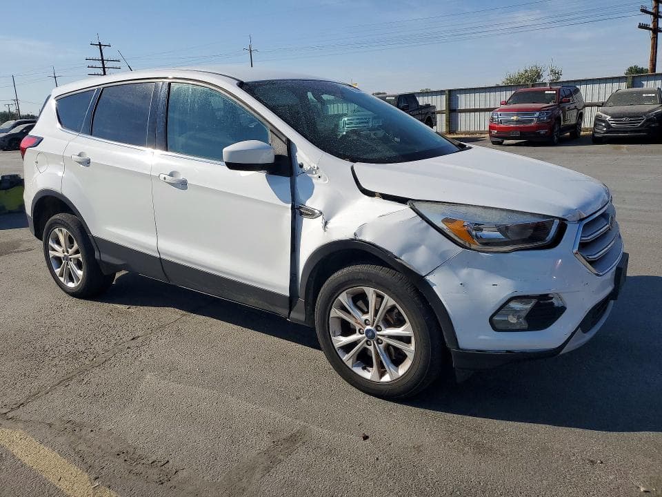 2019 FORD ESCAPE SE 4