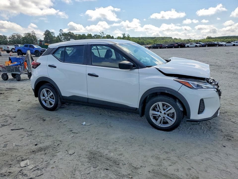 2024 NISSAN KICKS S 4