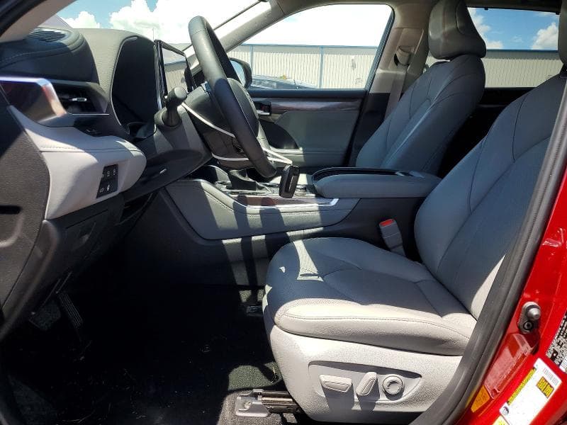 2025 TOYOTA HIGHLANDER LIMITED 7