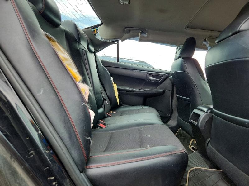2017 TOYOTA CAMRY SE 10