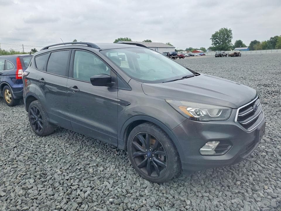 2017 FORD ESCAPE SE 4