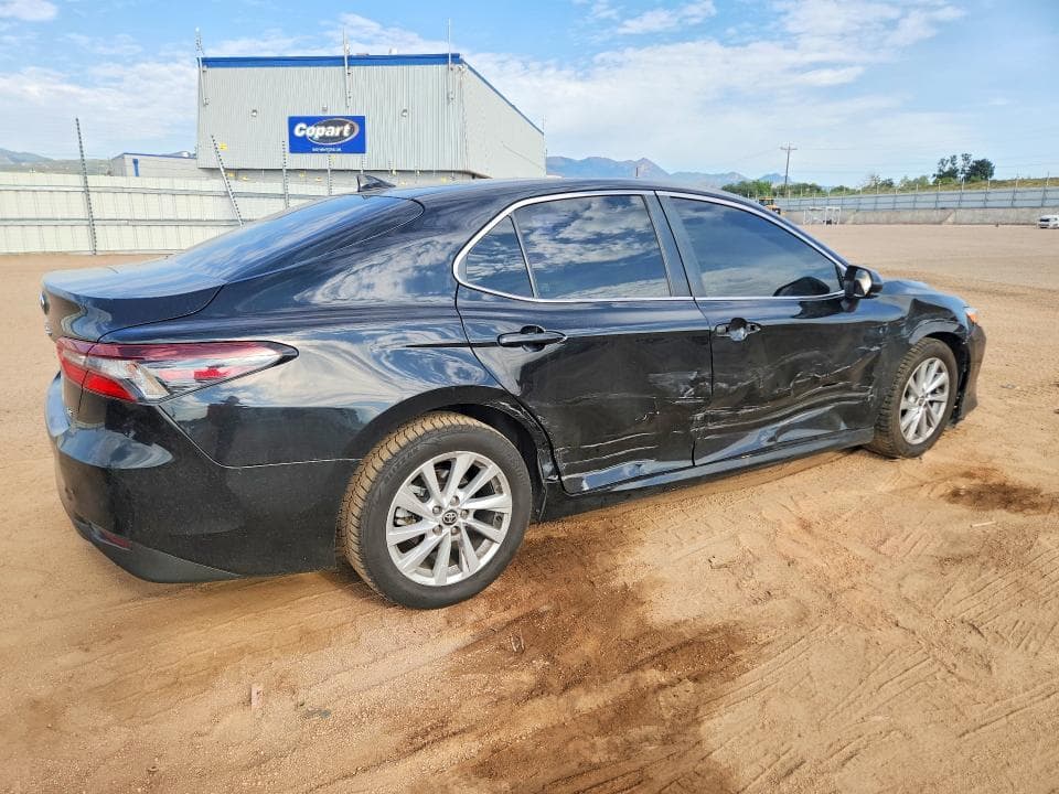 2021 TOYOTA CAMRY LE 3