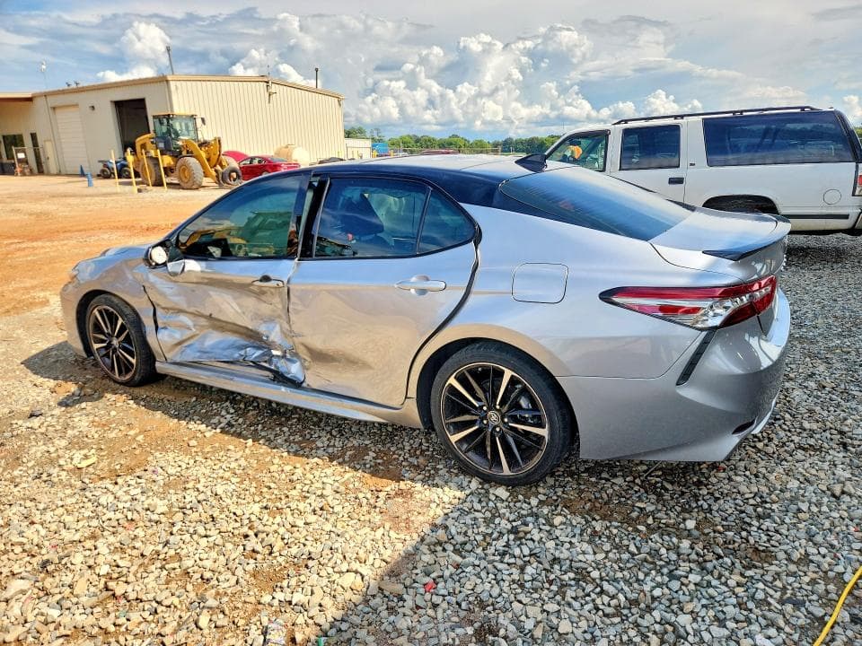 2018 TOYOTA CAMRY XSE V6 2