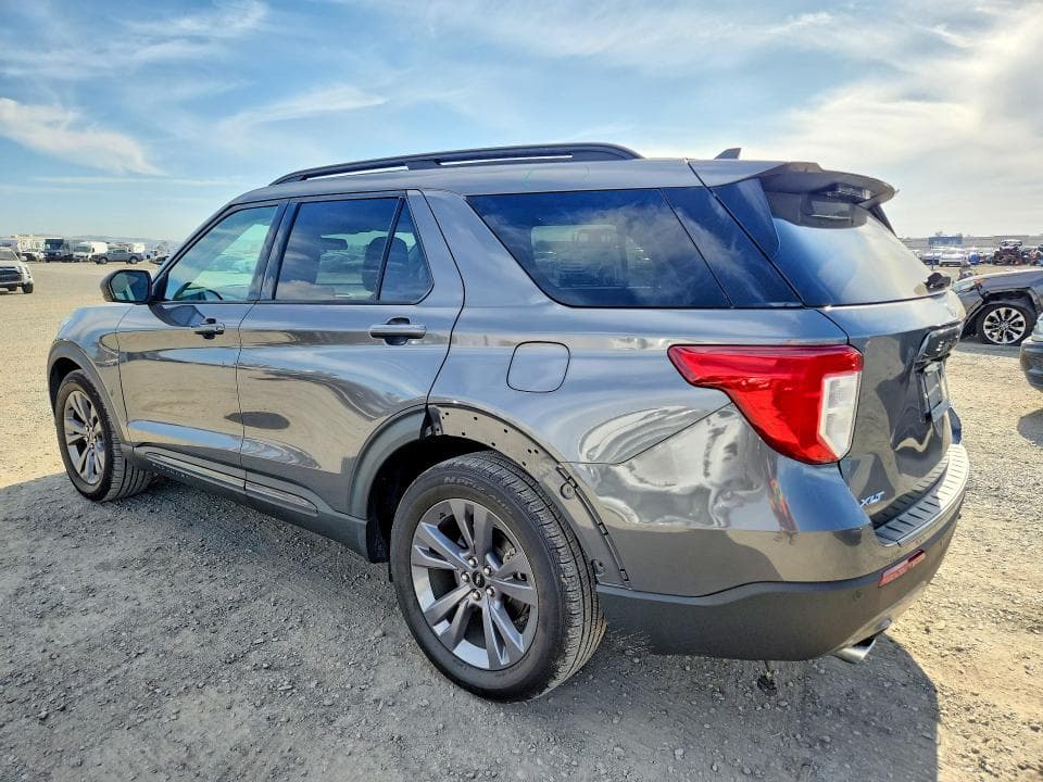 2021 FORD EXPLORER XLT 2