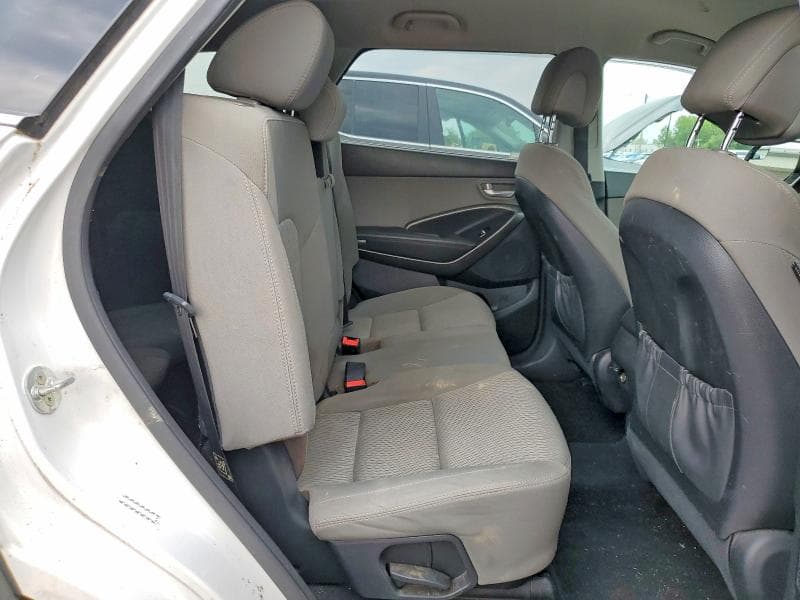 2017 HYUNDAI SANTA FE SE 11