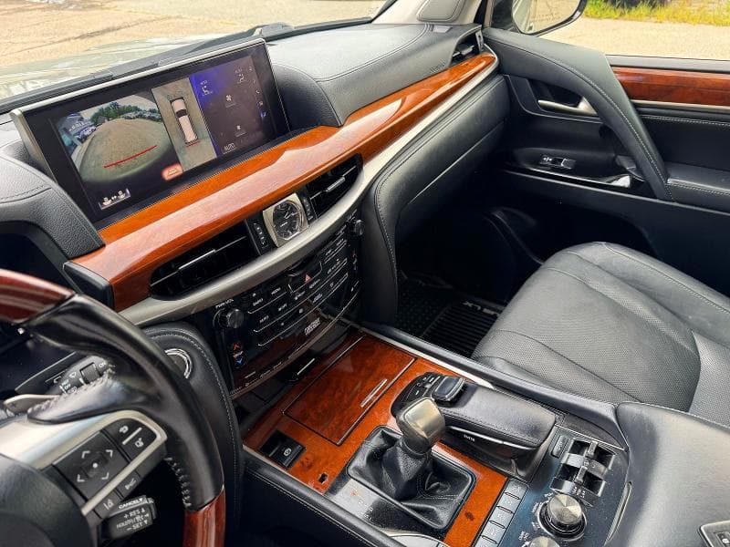 2018 LEXUS LX 570 9