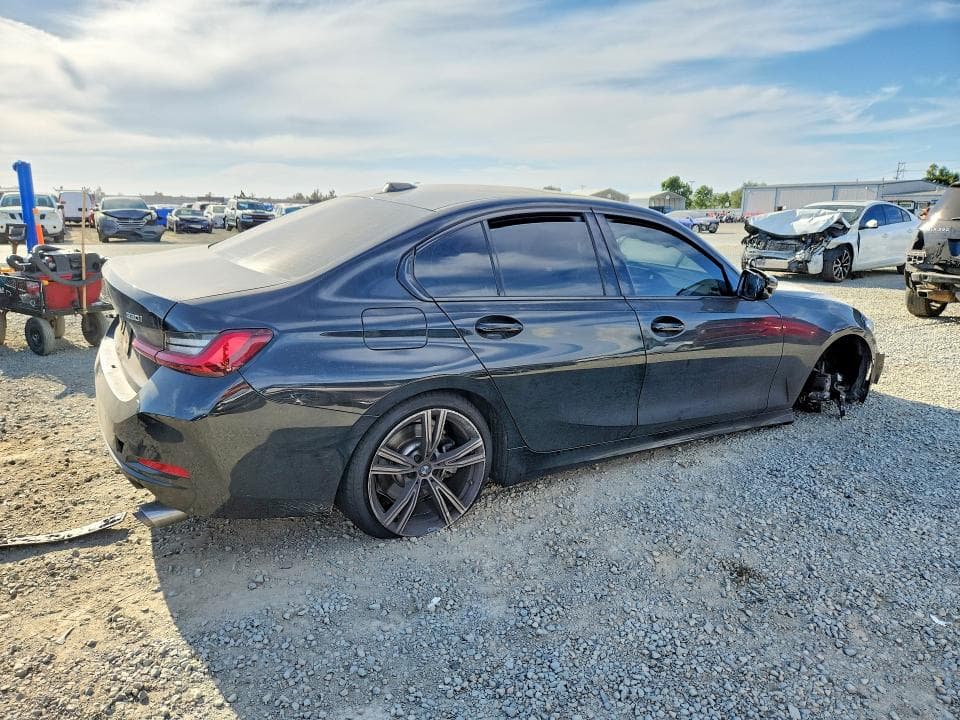 2023 BMW 330I 3