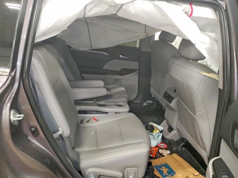 2019 TOYOTA HIGHLANDER LIMITED PLATINUM 11