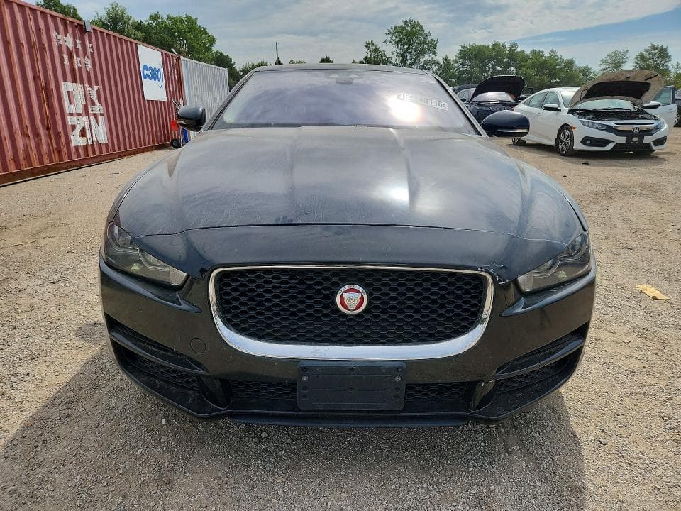 2017 JAGUAR XE 5