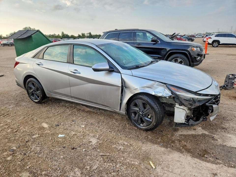 2021 HYUNDAI ELANTRA SEL 4