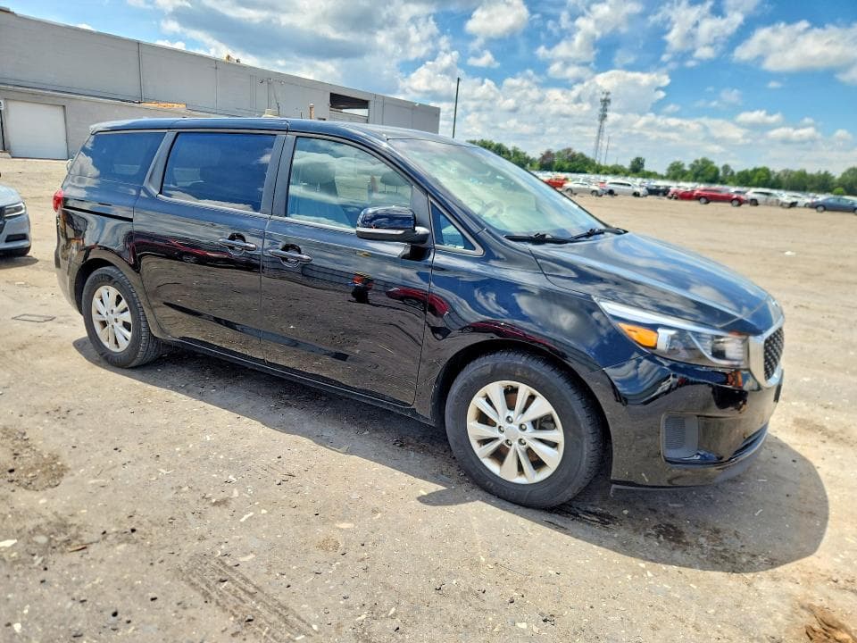 2017 KIA SEDONA LX 4