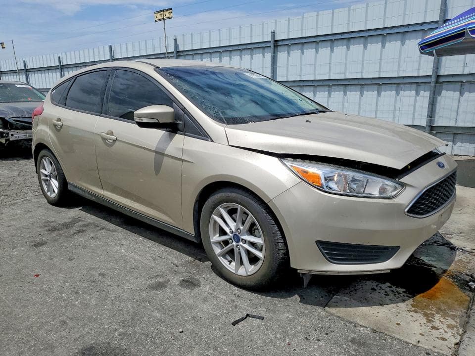 2017 FORD FOCUS SE 4