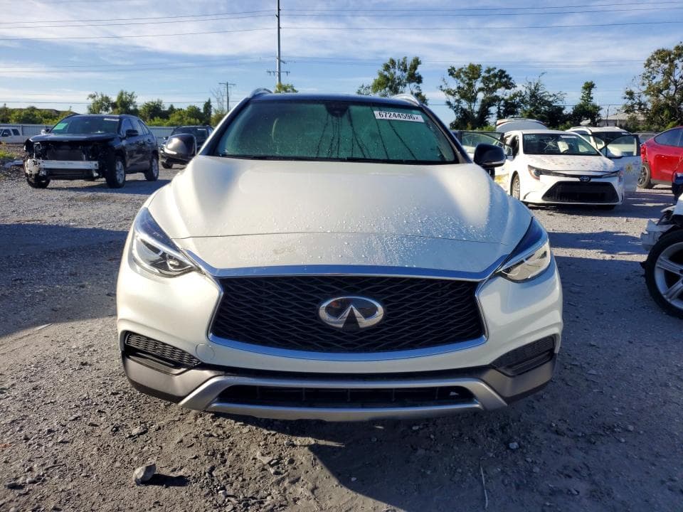 2018 INFINITI QX30 LUXE 5