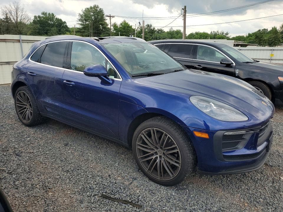 2024 PORSCHE MACAN BASE 4