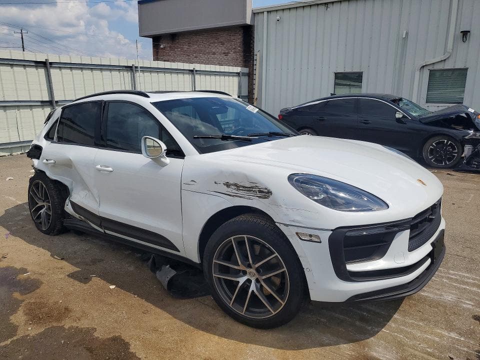 2022 PORSCHE MACAN 4