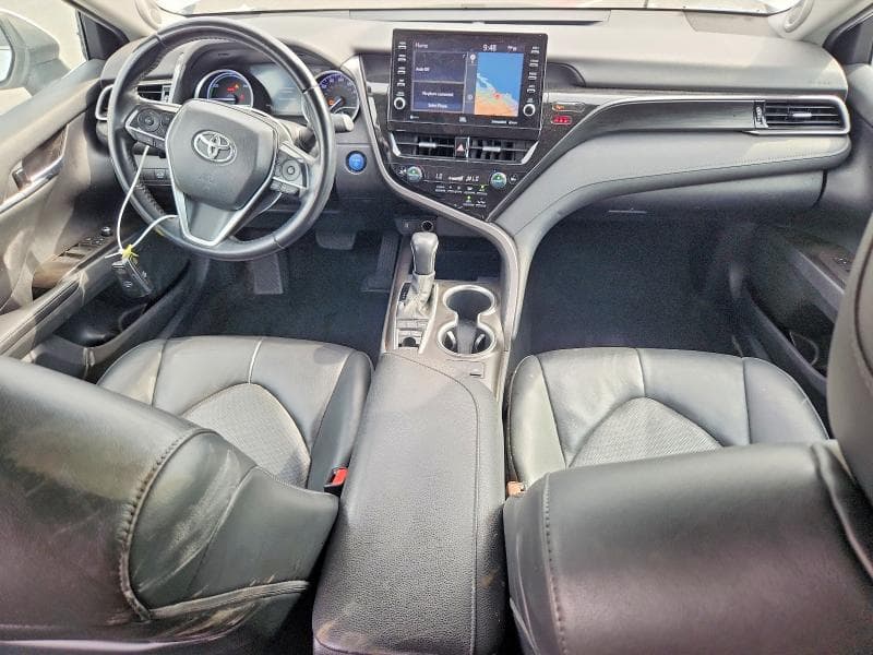 2021 TOYOTA CAMRY XLE 8