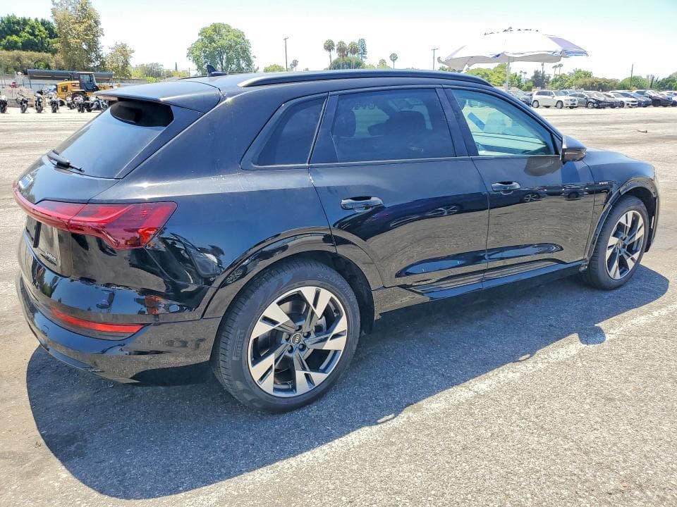 2021 AUDI E-TRON PREMIUM 3