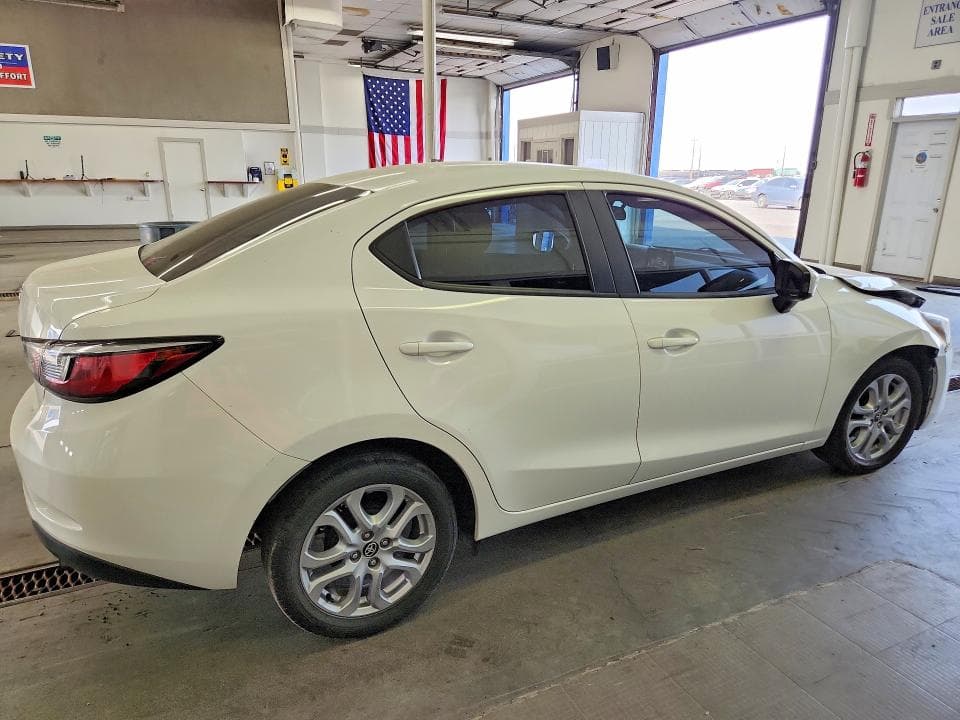 2017 TOYOTA YARIS 3