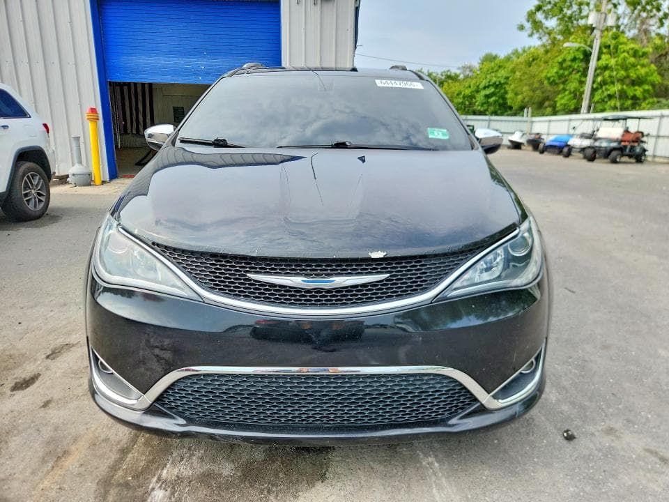2018 CHRYSLER PACIFICA LIMITED 5