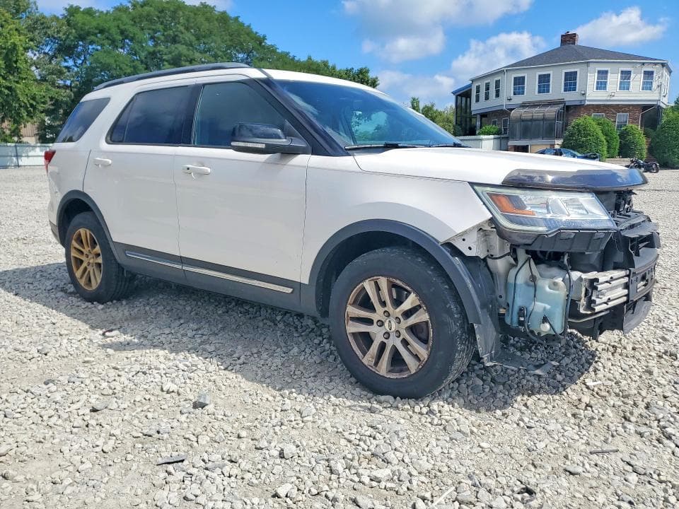 2018 FORD EXPLORER XLT 4