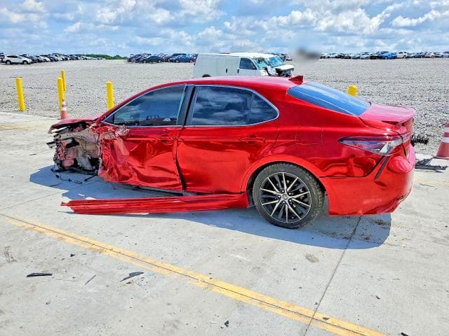 2022 TOYOTA CAMRY SE 2
