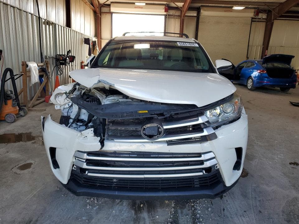 2018 TOYOTA HIGHLANDER LE 5