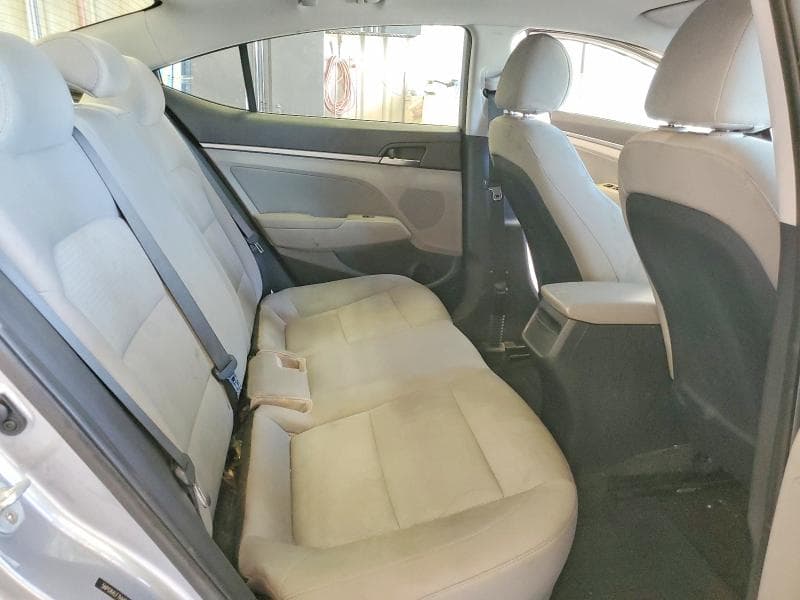 2017 HYUNDAI ELANTRA SE 10