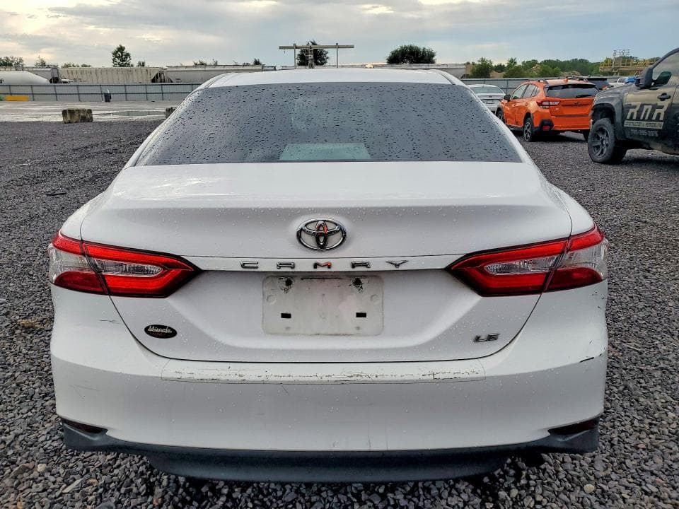 2018 TOYOTA CAMRY LE 6