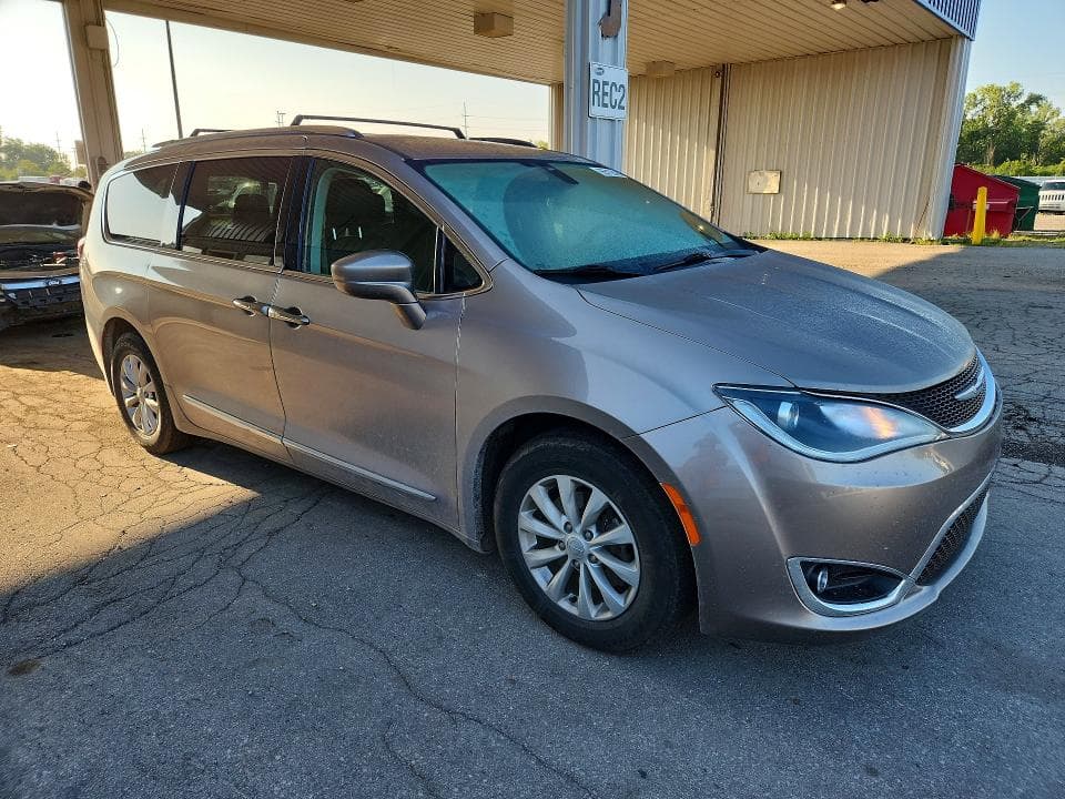 2018 CHRYSLER PACIFICA TOURING L 4