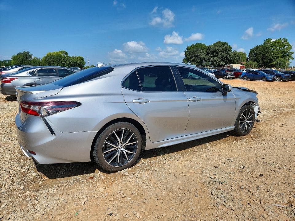 2023 TOYOTA CAMRY SE 3