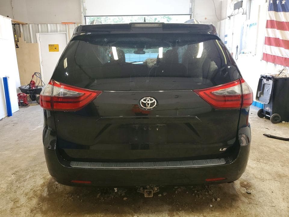 2020 TOYOTA SIENNA LE 6